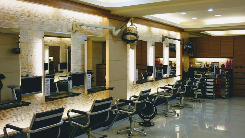 A.Q 薇娜Hair Salon