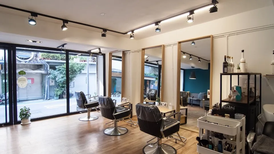 Outline hair salon