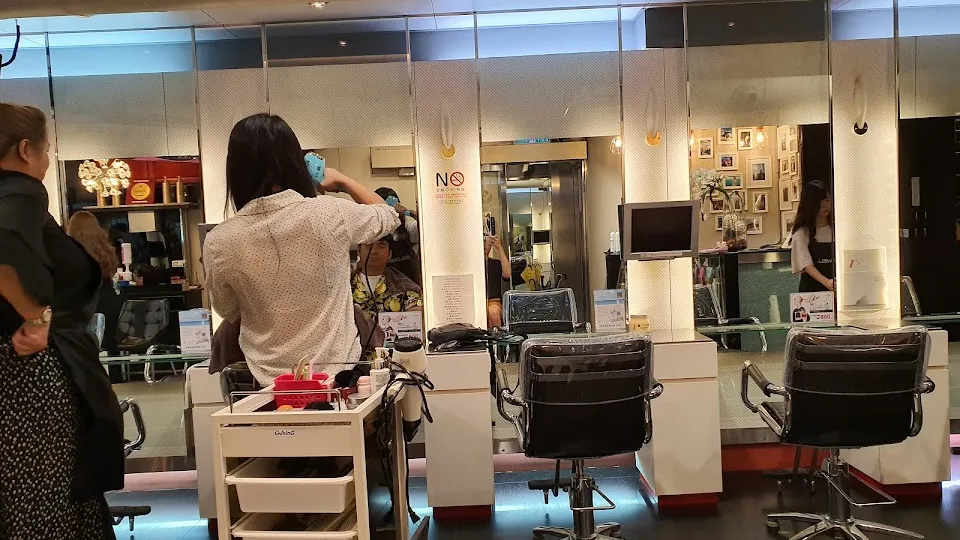 IS Hair Salon